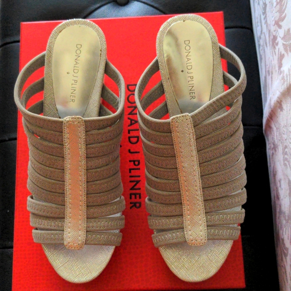 Donald Pliner Jackie wedged sandal